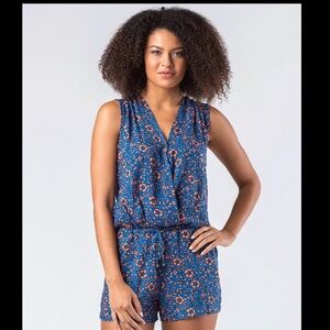 Splendid Blue Floral V-Neck Cross-Front Sleeveless Romper size Small